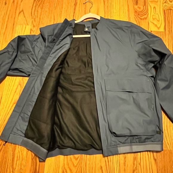 LULU LEMON LIGHTWEIGHT COAT !!! Worn once - Picture 3 of 6